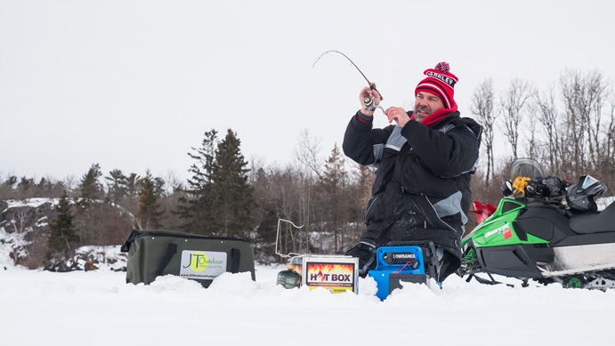 What size ice rod and pound test line do you use to ice fish for